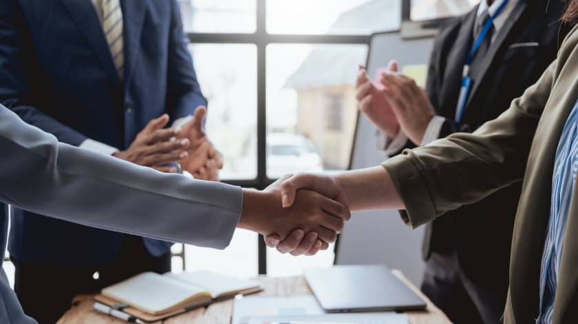 Successful negotiation, handshake.