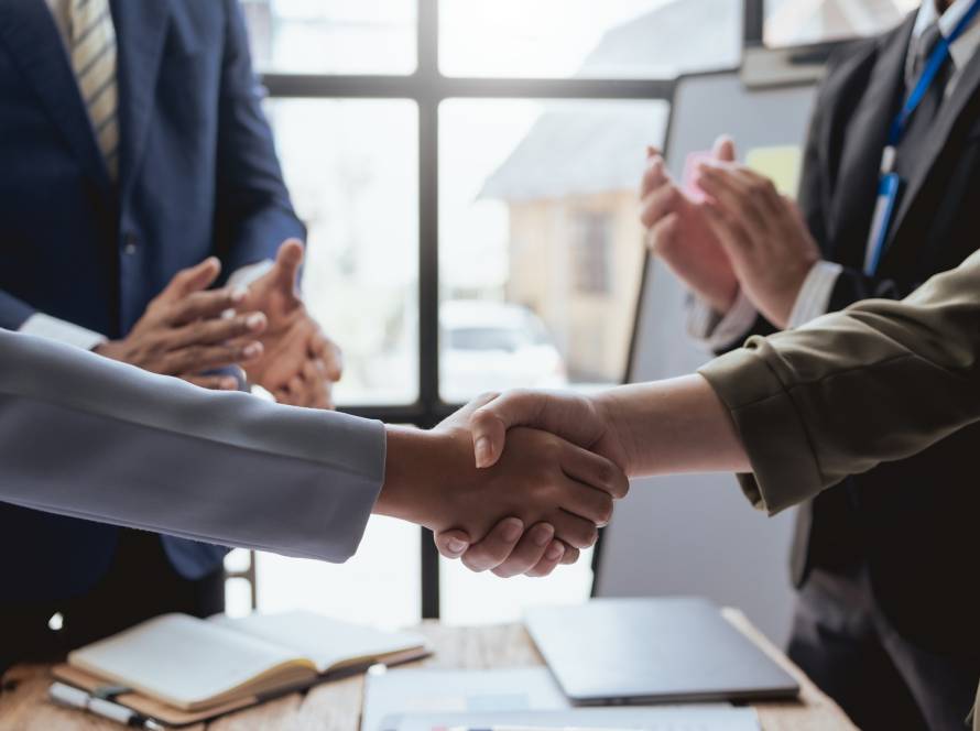 Successful negotiation, handshake.
